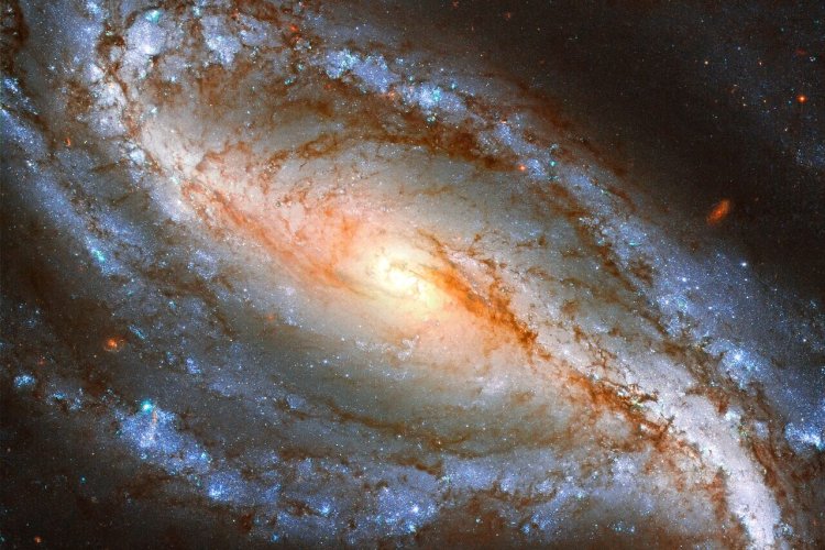 NGC 613 is a lovely example of a barred spiral galaxy