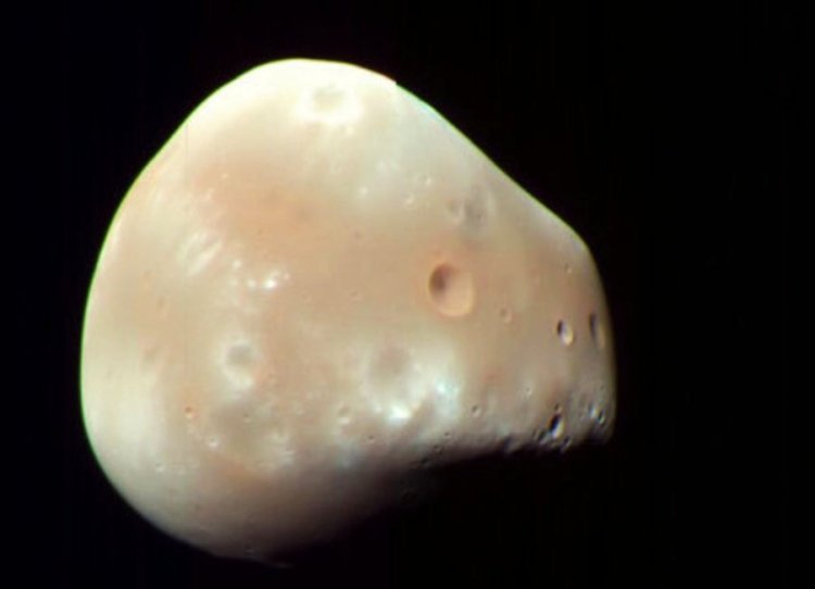डीमोस-second moon of mars planet(An enhanced-color image of Deimos)